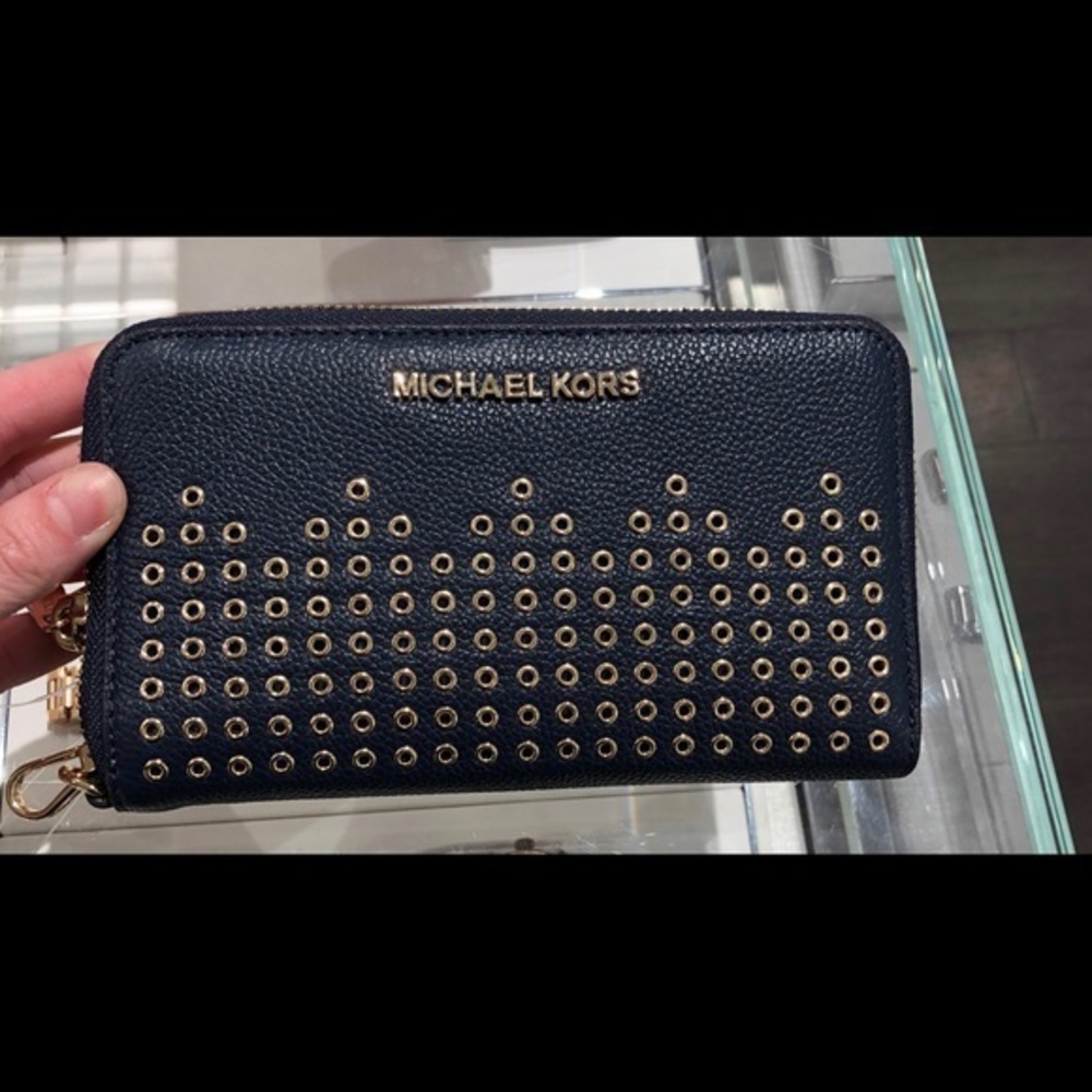 Michael kors Hayes flat wallet ph case wristlet